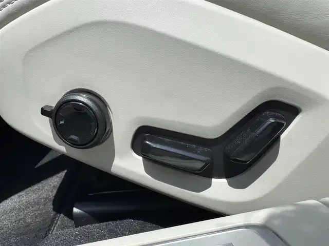 ボルボ ボルボ Ｓ９０ B6 AWD インスクリプション 三重県 2022(令4)年 3.3万km パール 白革シート/harman/kardonサウンドシステム/サンルーフ/純正ナビ/全方位モニター/LEDヘッドライト/フォグランプ/クリアランスソナー/前後席シートヒーター /前席ベンチレーション/ワイヤレス充電/ステアリングヒーター/パワーバックドア/レーダークルーズコントロール/BSM/HUD/Wパワーシート