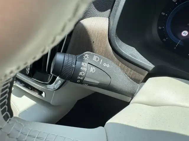 ボルボ ボルボ Ｓ９０ B6 AWD インスクリプション 三重県 2022(令4)年 3.3万km パール 白革シート/harman/kardonサウンドシステム/サンルーフ/純正ナビ/全方位モニター/LEDヘッドライト/フォグランプ/クリアランスソナー/前後席シートヒーター /前席ベンチレーション/ワイヤレス充電/ステアリングヒーター/パワーバックドア/レーダークルーズコントロール/BSM/HUD/Wパワーシート