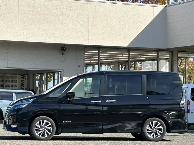日産 セレナ e－パワー ハイウェイスター V 宮城県 2019(令1)年 7.1万km ダイヤモンドブラック 純正SDナビ（フルセグTV、BT、AM、FM、SD、DVD、CD、ブルーレイ）//フリップダウンモニター//日産プロパイロット//純正エアロ（フロント、サイド）//ビルトインETC2.0//純正AW//ドラレコ//全周囲カメラ//純正フロアマット//BSM//両側パワースライドドア//前席シートヒーター//電動格納ドアミラー//パーキングアシスト//スマートキー//オートライト