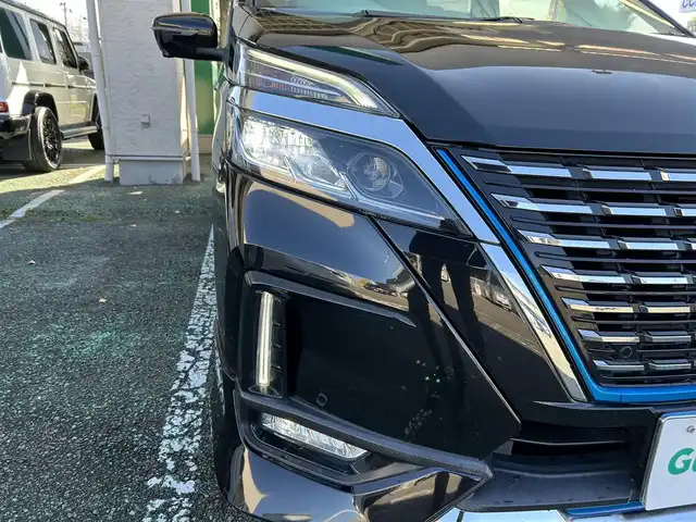 日産 セレナ e－パワー ハイウェイスター V 宮城県 2019(令1)年 7.1万km ダイヤモンドブラック 純正SDナビ（フルセグTV、BT、AM、FM、SD、DVD、CD、ブルーレイ）//フリップダウンモニター//日産プロパイロット//純正エアロ（フロント、サイド）//ビルトインETC2.0//純正AW//ドラレコ//全周囲カメラ//純正フロアマット//BSM//両側パワースライドドア//前席シートヒーター//電動格納ドアミラー//パーキングアシスト//スマートキー//オートライト