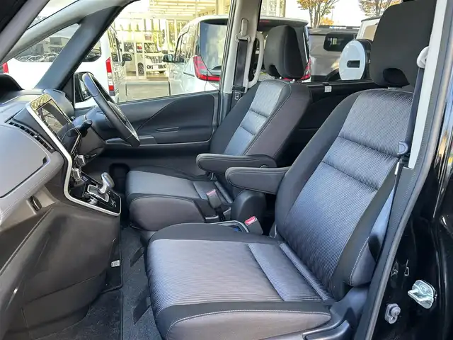 日産 セレナ e－パワー ハイウェイスター V 宮城県 2019(令1)年 7.1万km ダイヤモンドブラック 純正SDナビ（フルセグTV、BT、AM、FM、SD、DVD、CD、ブルーレイ）//フリップダウンモニター//日産プロパイロット//純正エアロ（フロント、サイド）//ビルトインETC2.0//純正AW//ドラレコ//全周囲カメラ//純正フロアマット//BSM//両側パワースライドドア//前席シートヒーター//電動格納ドアミラー//パーキングアシスト//スマートキー//オートライト