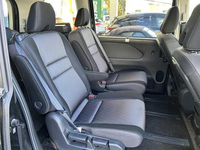 日産 セレナ e－パワー ハイウェイスター V 宮城県 2019(令1)年 7.1万km ダイヤモンドブラック 純正SDナビ（フルセグTV、BT、AM、FM、SD、DVD、CD、ブルーレイ）//フリップダウンモニター//日産プロパイロット//純正エアロ（フロント、サイド）//ビルトインETC2.0//純正AW//ドラレコ//全周囲カメラ//純正フロアマット//BSM//両側パワースライドドア//前席シートヒーター//電動格納ドアミラー//パーキングアシスト//スマートキー//オートライト