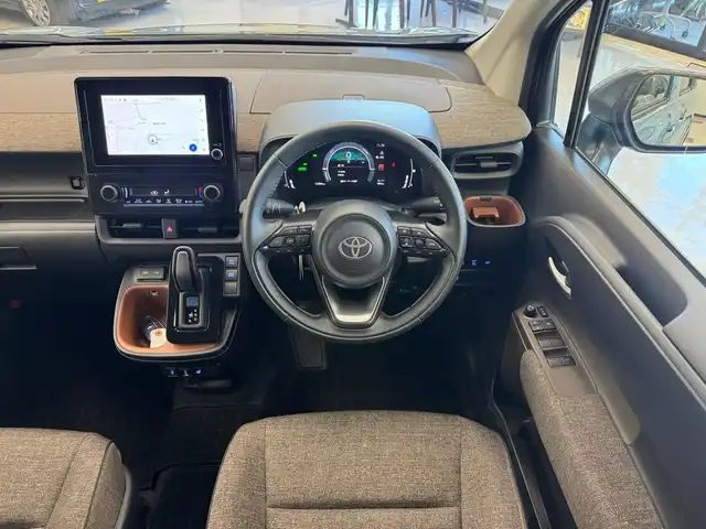 トヨタ シエンタ ハイブリッド Z 滋賀県 2024(令6)年 1.3万km アーバンカーキ ワンオーナー/純正ディスプレイオーディオコネクティッドナビ対応/　Bluetooth appleCarPlay/バックカメラ/ETC2.0/ブラインドスポットモニター/Toyota Safety Sense /プリクラッシュセーフティ/レーンディパーチャーアラート/レーントレーシングアシスト/アダプティブハイビームシステム/ロードサインアシスト/ドライバー異常時対応システム/プロアクティブドライビングアシスト/発進遅れ告知機能/ドライブレコーダー/純正LEDヘッドライト/純正フロアマット/純正ドアバイザー/スマートキー×2/プッシュスタート/