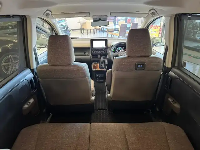 トヨタ シエンタ ハイブリッド Z 滋賀県 2024(令6)年 1.3万km アーバンカーキ ワンオーナー/純正ディスプレイオーディオコネクティッドナビ対応/　Bluetooth appleCarPlay/バックカメラ/ETC2.0/ブラインドスポットモニター/Toyota Safety Sense /プリクラッシュセーフティ/レーンディパーチャーアラート/レーントレーシングアシスト/アダプティブハイビームシステム/ロードサインアシスト/ドライバー異常時対応システム/プロアクティブドライビングアシスト/発進遅れ告知機能/ドライブレコーダー/純正LEDヘッドライト/純正フロアマット/純正ドアバイザー/スマートキー×2/プッシュスタート/