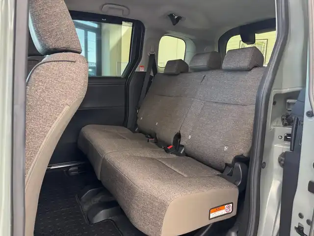 トヨタ シエンタ ハイブリッド Z 滋賀県 2024(令6)年 1.3万km アーバンカーキ ワンオーナー/純正ディスプレイオーディオコネクティッドナビ対応/　Bluetooth appleCarPlay/バックカメラ/ETC2.0/ブラインドスポットモニター/Toyota Safety Sense /プリクラッシュセーフティ/レーンディパーチャーアラート/レーントレーシングアシスト/アダプティブハイビームシステム/ロードサインアシスト/ドライバー異常時対応システム/プロアクティブドライビングアシスト/発進遅れ告知機能/ドライブレコーダー/純正LEDヘッドライト/純正フロアマット/純正ドアバイザー/スマートキー×2/プッシュスタート/