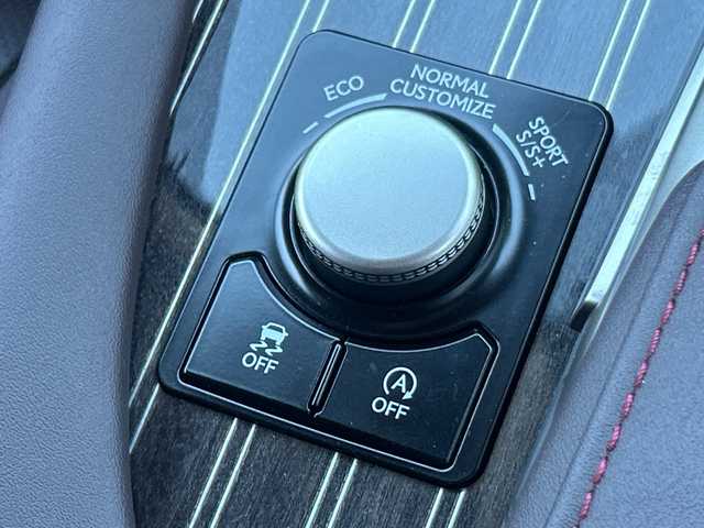 レクサス ＲＸ 200t バージョンL 大阪府 2016(平28)年 4.4万km ソニッククォーツ １２．３型ナビ（フルセグ/Bluetooth/DVD/CD)/サンルーフ　/ブラインドスポットモニター　/レーダークルーズコントロール　/全方位カメラ/ヘッドアップディスプレイ　/衝突被害軽減システム　/横滑り防止装置　/レーンキープアシスト　/オートマチックハイビーム/コーナーセンサー/純正アルミホイール/純正LED/ワンオーナー/シートヒーター/レーザーシート/パワーシート/ドライブレコーダー/ビルトインETC2.0/スペアキー1本/保証書/取扱説明書