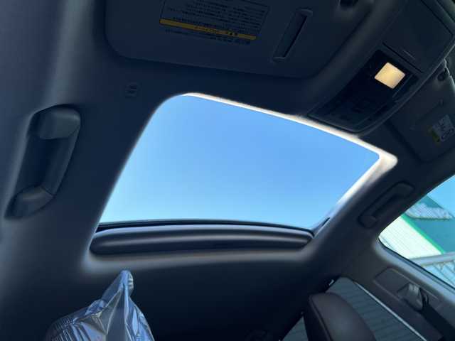 レクサス ＲＸ 200t バージョンL 大阪府 2016(平28)年 4.4万km ソニッククォーツ １２．３型ナビ（フルセグ/Bluetooth/DVD/CD)/サンルーフ　/ブラインドスポットモニター　/レーダークルーズコントロール　/全方位カメラ/ヘッドアップディスプレイ　/衝突被害軽減システム　/横滑り防止装置　/レーンキープアシスト　/オートマチックハイビーム/コーナーセンサー/純正アルミホイール/純正LED/ワンオーナー/シートヒーター/レーザーシート/パワーシート/ドライブレコーダー/ビルトインETC2.0/スペアキー1本/保証書/取扱説明書