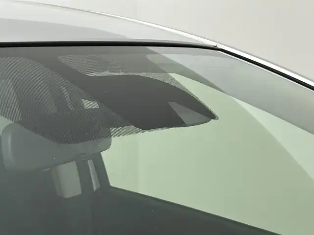 日産 ノート X FOUR 道央・札幌 2015(平27)年 4.5万km ブリリアントシルバー ・４WD/・寒冷地仕様/・純正SDナビ/　（MM115D-W）/・エマージェンシーブレーキ/・レーンキープアシスト/・オートライト/・プッシュスタート/・スマートキー/・純正フロアマット/・ドアバイザー