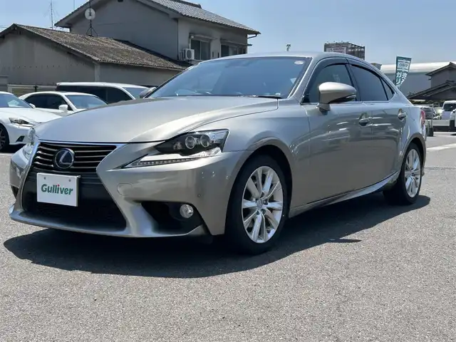 レクサス ＩＳ 300h バージョンL 広島県 2014(平26)年 10.2万km ソニックチタニウム ワンオーナー/純正ナビ/「CD/DVD/Bluetooth/フルセグTV」/バックカメラ/ETC/ドライブレコーダー/レザーシート/シートヒーター「D/N席」/エアシート「D/N席」/パワーシート/メモリーシート「D席」/衝突被害軽減システム/レーダークルーズコントロール/ブラインドスポットモニター/コーナーセンサ/LEDヘッドライト/オートライト/リアロールサンシェード/純正フロアマット/純正17インチAW/プッシュスタート/スペアキー×1/保障書/取扱説明書