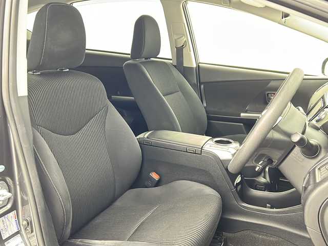 トヨタ プリウス α S 宮城県 2019(令1)年 5.3万km グレーメタリック Toyota Safety Sense /・プリクラッシュセーフティ/・レーンディパーチャーアラート/・オートマチックハイビーム/・レーダークルーズコントロール/助手席リフトアップ/純正7インチSDナビ/・BT.CD.DVD.SD/バックカメラ/フルセグTV/ビルトインETC/ドライブレコーダー（F）/ステアリングスイッチ/プッシュスタート/スマートキー×1/LEDヘッドライト/LEDフォグランプ/純正フロアマット/純正16inAW/横滑り防止