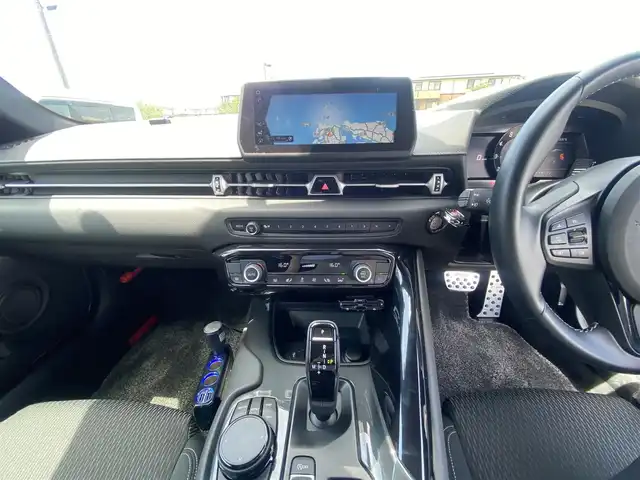 トヨタ スープラ SZ 福岡県 2022(令4)年 0.7万km パール ・レーダークルーズコントロール/・純正ナビ/USB/Bluetooth/・バックカメラ/・前後ドライブレコーダー/・フルセグ/・社外ETC/・純正17AW/・車高調/・プッシュスタート/・パーキングアシスト/・スマートキー/・スペアキー/・フルエアロパーツ/・オートライト/・LEDライト/・保証書/・取扱説明書