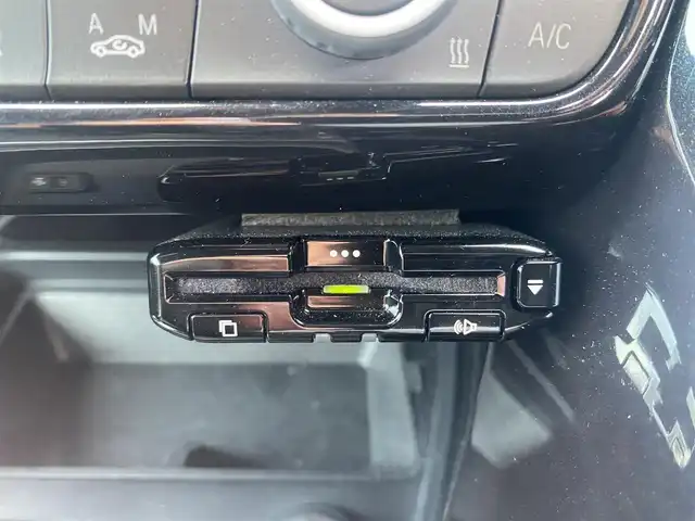トヨタ スープラ SZ 福岡県 2022(令4)年 0.7万km パール ・レーダークルーズコントロール/・純正ナビ/USB/Bluetooth/・バックカメラ/・前後ドライブレコーダー/・フルセグ/・社外ETC/・純正17AW/・車高調/・プッシュスタート/・パーキングアシスト/・スマートキー/・スペアキー/・フルエアロパーツ/・オートライト/・LEDライト/・保証書/・取扱説明書