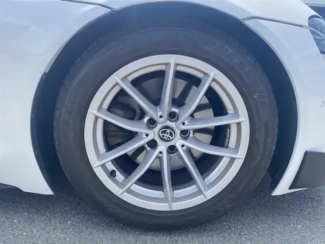 トヨタ スープラ SZ 福岡県 2022(令4)年 0.7万km パール ・レーダークルーズコントロール/・純正ナビ/USB/Bluetooth/・バックカメラ/・前後ドライブレコーダー/・フルセグ/・社外ETC/・純正17AW/・車高調/・プッシュスタート/・パーキングアシスト/・スマートキー/・スペアキー/・フルエアロパーツ/・オートライト/・LEDライト/・保証書/・取扱説明書