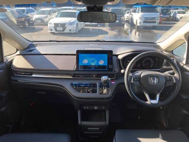 ホンダ オデッセイ アブソルート 愛媛県 2020(令2)年 1.4万km プラチナホワイトパール 純正10インチナビ/・CD/DVD/フルセグTV/・Bluetooth/MSV/USB/全方位モニター/・バックカメラ/ETC2.0/両側パワースライドドア/ホンダセンシング /・衝突軽減ブレーキ/・レーンキープアシスト/・レーダークルーズコントロール/・クリアランスソナー /・パーキングアシスト/パドルシフト/ハーフレザーシート/・D席パワーシート/・2列目オットマンシート/ISOFIX/アイドリングストップ/LEDオートライト/プッシュスタート/・スペアキー/取扱説明書/保証書