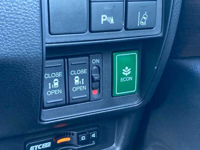 ホンダ オデッセイ アブソルート 愛媛県 2020(令2)年 1.4万km プラチナホワイトパール 純正10インチナビ/・CD/DVD/フルセグTV/・Bluetooth/MSV/USB/全方位モニター/・バックカメラ/ETC2.0/両側パワースライドドア/ホンダセンシング /・衝突軽減ブレーキ/・レーンキープアシスト/・レーダークルーズコントロール/・クリアランスソナー /・パーキングアシスト/パドルシフト/ハーフレザーシート/・D席パワーシート/・2列目オットマンシート/ISOFIX/アイドリングストップ/LEDオートライト/プッシュスタート/・スペアキー/取扱説明書/保証書