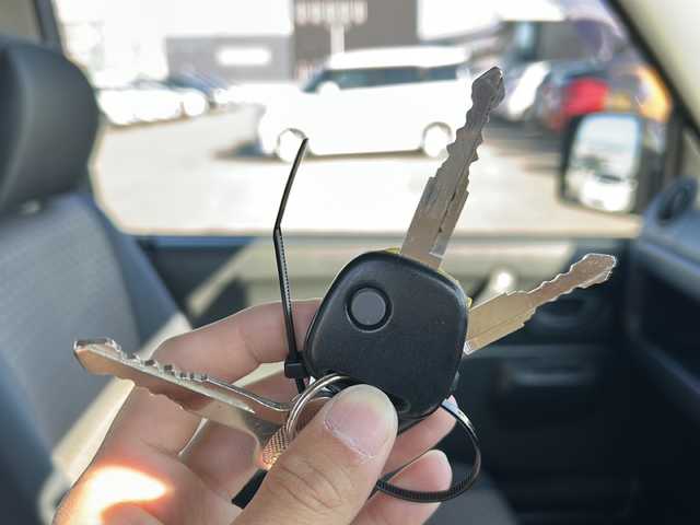 スズキ ジムニー XG 道東・釧路十勝 2011(平23)年 7.3万km ノクターンブルーパール 4WD/社外オーディオ　/ＣＤ再生　/リモコンキー　/純正１６インチアルミホイール　/社外フロアマット