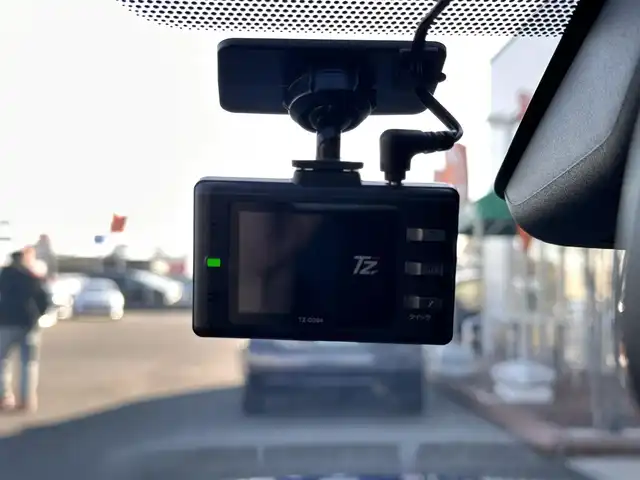 トヨタ アクア Z 宮城県 2022(令4)年 0.5万km ダークブルーマイカM 合成皮革パッケージ/・合皮/ストライプ柄ファブリックコンビシート/・パワーシート（運転席）/・シートヒーター（運転席/助手席）/・ステアリングヒーター/＝＝＝/セーフティセンス/・プリクラッシュセーフティ/・レーントレーシングアシスト/・レーダークルーズコントロール/・オートマチックハイビーム/・ロードサインアシスト/先行車発進告知機能/パーキングサポートブレーキ（前後方静止物）/10.5インチディスプレイオーディオ/・ナビ機能付/・Bluetooth/バックカメラ/ドライブレコーダー/AC100V/1500Wアクセサリーコンセント/革巻きステアリング/ステアリングスイッチ/LEDヘッドランプ/LEDフロントフォグランプ/オートライト/スマートキー＆プッシュスタート/スペアキー1本/電動格納ミラー/純正15インチAW/純正フロアマット/W/サイド/カーテンエアバッグ