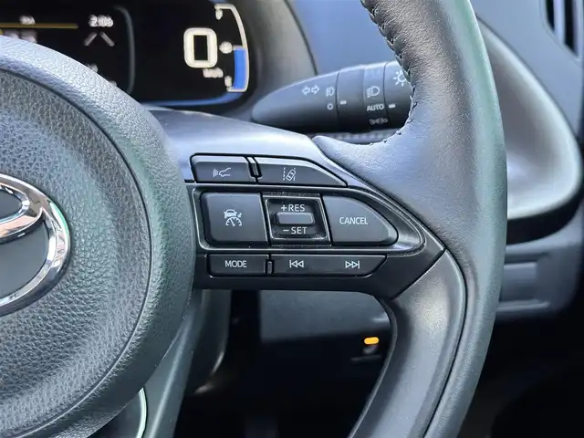 トヨタ アクア Z 宮城県 2022(令4)年 0.5万km ダークブルーマイカM 合成皮革パッケージ/・合皮/ストライプ柄ファブリックコンビシート/・パワーシート（運転席）/・シートヒーター（運転席/助手席）/・ステアリングヒーター/＝＝＝/セーフティセンス/・プリクラッシュセーフティ/・レーントレーシングアシスト/・レーダークルーズコントロール/・オートマチックハイビーム/・ロードサインアシスト/先行車発進告知機能/パーキングサポートブレーキ（前後方静止物）/10.5インチディスプレイオーディオ/・ナビ機能付/・Bluetooth/バックカメラ/ドライブレコーダー/AC100V/1500Wアクセサリーコンセント/革巻きステアリング/ステアリングスイッチ/LEDヘッドランプ/LEDフロントフォグランプ/オートライト/スマートキー＆プッシュスタート/スペアキー1本/電動格納ミラー/純正15インチAW/純正フロアマット/W/サイド/カーテンエアバッグ