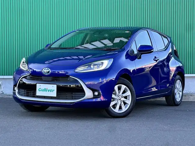 トヨタ アクア Z 宮城県 2022(令4)年 0.5万km ダークブルーマイカM 合成皮革パッケージ/・合皮/ストライプ柄ファブリックコンビシート/・パワーシート（運転席）/・シートヒーター（運転席/助手席）/・ステアリングヒーター/＝＝＝/セーフティセンス/・プリクラッシュセーフティ/・レーントレーシングアシスト/・レーダークルーズコントロール/・オートマチックハイビーム/・ロードサインアシスト/先行車発進告知機能/パーキングサポートブレーキ（前後方静止物）/10.5インチディスプレイオーディオ/・ナビ機能付/・Bluetooth/バックカメラ/ドライブレコーダー/AC100V/1500Wアクセサリーコンセント/革巻きステアリング/ステアリングスイッチ/LEDヘッドランプ/LEDフロントフォグランプ/オートライト/スマートキー＆プッシュスタート/スペアキー1本/電動格納ミラー/純正15インチAW/純正フロアマット/W/サイド/カーテンエアバッグ