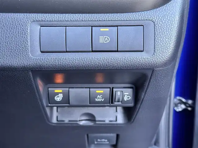 トヨタ アクア Z 宮城県 2022(令4)年 0.5万km ダークブルーマイカM 合成皮革パッケージ/・合皮/ストライプ柄ファブリックコンビシート/・パワーシート（運転席）/・シートヒーター（運転席/助手席）/・ステアリングヒーター/＝＝＝/セーフティセンス/・プリクラッシュセーフティ/・レーントレーシングアシスト/・レーダークルーズコントロール/・オートマチックハイビーム/・ロードサインアシスト/先行車発進告知機能/パーキングサポートブレーキ（前後方静止物）/10.5インチディスプレイオーディオ/・ナビ機能付/・Bluetooth/バックカメラ/ドライブレコーダー/AC100V/1500Wアクセサリーコンセント/革巻きステアリング/ステアリングスイッチ/LEDヘッドランプ/LEDフロントフォグランプ/オートライト/スマートキー＆プッシュスタート/スペアキー1本/電動格納ミラー/純正15インチAW/純正フロアマット/W/サイド/カーテンエアバッグ