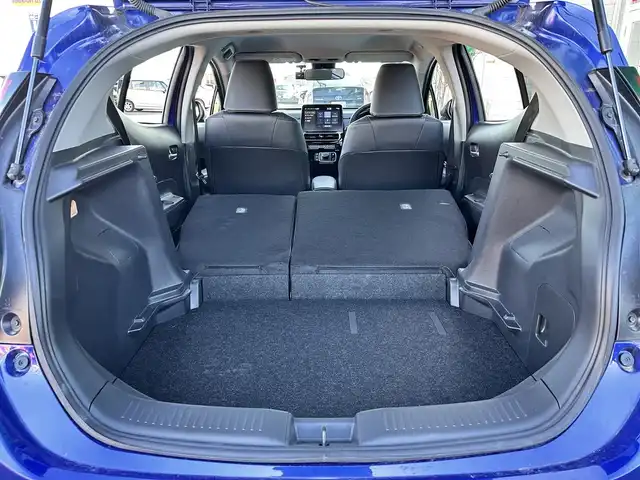 トヨタ アクア Z 宮城県 2022(令4)年 0.5万km ダークブルーマイカM 合成皮革パッケージ/・合皮/ストライプ柄ファブリックコンビシート/・パワーシート（運転席）/・シートヒーター（運転席/助手席）/・ステアリングヒーター/＝＝＝/セーフティセンス/・プリクラッシュセーフティ/・レーントレーシングアシスト/・レーダークルーズコントロール/・オートマチックハイビーム/・ロードサインアシスト/先行車発進告知機能/パーキングサポートブレーキ（前後方静止物）/10.5インチディスプレイオーディオ/・ナビ機能付/・Bluetooth/バックカメラ/ドライブレコーダー/AC100V/1500Wアクセサリーコンセント/革巻きステアリング/ステアリングスイッチ/LEDヘッドランプ/LEDフロントフォグランプ/オートライト/スマートキー＆プッシュスタート/スペアキー1本/電動格納ミラー/純正15インチAW/純正フロアマット/W/サイド/カーテンエアバッグ