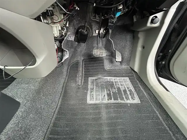 ダイハツ ミラ イース X 愛知県 2011(平23)年 14.2万km ブラックマイカメタリック 社外カーオディオ/DVD/バックカメラ/純正14インチAW/フロアマット/サイドバイザー/トノカバー/ハロゲンライト/ヘッドライトレベライザー/トノカバー/合皮シート/電格ミラー/アイドリングストップ/リモコンキー/取扱説明書