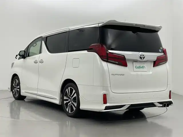 トヨタ アルファード S Cパッケージ 熊本県 2018(平30)年 5.5万km ホワイトパールクリスタルシャイン 社外11型ナビゲーション/社外12.8型後席フリップダウンモニター(PXH12X-R-AV)/Bluetooth/CD/DVD/純正前方ドライブレコーダー/バックカメラ/ビルトインETC/両側パワースライドドア/トヨタセーフティーセンス/・衝突軽減ブレーキ/・レーダークルーズコントロール/・先行車発進お知らせ/・車線逸脱警報機能/横滑り防止/電動リアゲート/前席パワーシート/前席シートヒーター/前席エアーシート/LEDヘッドライト/フォグランプ/モデリスタエアロ/オートライト/オートマチックハイビーム/LEDヘッドライト/フォグライト/スマートキー/プッシュスタート/スペアキー1本/保証書/取扱説明書