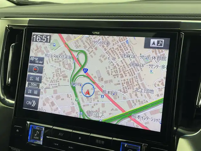 トヨタ アルファード S Cパッケージ 熊本県 2018(平30)年 5.5万km ホワイトパールクリスタルシャイン 社外11型ナビゲーション/社外12.8型後席フリップダウンモニター(PXH12X-R-AV)/Bluetooth/CD/DVD/純正前方ドライブレコーダー/バックカメラ/ビルトインETC/両側パワースライドドア/トヨタセーフティーセンス/・衝突軽減ブレーキ/・レーダークルーズコントロール/・先行車発進お知らせ/・車線逸脱警報機能/横滑り防止/電動リアゲート/前席パワーシート/前席シートヒーター/前席エアーシート/LEDヘッドライト/フォグランプ/モデリスタエアロ/オートライト/オートマチックハイビーム/LEDヘッドライト/フォグライト/スマートキー/プッシュスタート/スペアキー1本/保証書/取扱説明書