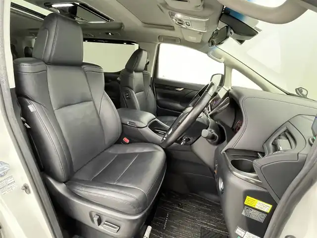 トヨタ アルファード S Cパッケージ 熊本県 2018(平30)年 5.5万km ホワイトパールクリスタルシャイン 社外11型ナビゲーション/社外12.8型後席フリップダウンモニター(PXH12X-R-AV)/Bluetooth/CD/DVD/純正前方ドライブレコーダー/バックカメラ/ビルトインETC/両側パワースライドドア/トヨタセーフティーセンス/・衝突軽減ブレーキ/・レーダークルーズコントロール/・先行車発進お知らせ/・車線逸脱警報機能/横滑り防止/電動リアゲート/前席パワーシート/前席シートヒーター/前席エアーシート/LEDヘッドライト/フォグランプ/モデリスタエアロ/オートライト/オートマチックハイビーム/LEDヘッドライト/フォグライト/スマートキー/プッシュスタート/スペアキー1本/保証書/取扱説明書
