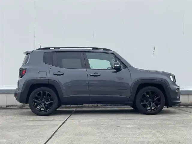クライスラー・ジープ ジープ レネゲード ナイトイーグル 東京都 2021(令3)年 1.2万km グレー カラー限定１５０台/Ｕ－Ｃｏｎｎｅｃｔ/純正ディスプレイオーディオ/バックカメラ/ＡｐｐｌｅＣａｒＰｌａｙ/ＡｎｄｏｒｏｉｄＡｕｔｏ/純正１８黒ＡＷ/クルコン/オートライト/スマートキー/プッシュスタート/ブラックエンブレム