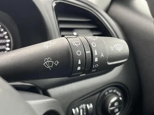クライスラー・ジープ ジープ レネゲード ナイトイーグル 東京都 2021(令3)年 1.2万km グレー カラー限定１５０台/Ｕ－Ｃｏｎｎｅｃｔ/純正ディスプレイオーディオ/バックカメラ/ＡｐｐｌｅＣａｒＰｌａｙ/ＡｎｄｏｒｏｉｄＡｕｔｏ/純正１８黒ＡＷ/クルコン/オートライト/スマートキー/プッシュスタート/ブラックエンブレム