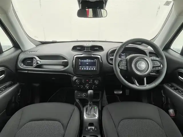 クライスラー・ジープ ジープ レネゲード ナイトイーグル 東京都 2021(令3)年 1.2万km グレー カラー限定１５０台/Ｕ－Ｃｏｎｎｅｃｔ/純正ディスプレイオーディオ/バックカメラ/ＡｐｐｌｅＣａｒＰｌａｙ/ＡｎｄｏｒｏｉｄＡｕｔｏ/純正１８黒ＡＷ/クルコン/オートライト/スマートキー/プッシュスタート/ブラックエンブレム