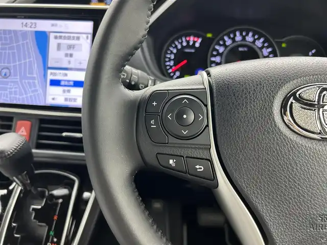 トヨタ ヴォクシー ZS 煌 福井県 2018(平30)年 0.8万km ホワイトパールクリスタルシャイン 純正ナビ/AM/FM/Bluetooth/CD/DVD/フルセグ/両側パワースライドドア/トヨタセーフティーセンス/・衝突軽減システム/・車線逸脱抑制システム/・オートマチックハイビーム/・先行車発進告知/クルーズコントロール/バックカメラ/オートライト/ビルトインETC/プッシュスタート/USB充電ソケット/レザー調シートカバー/ステアリングスイッチ