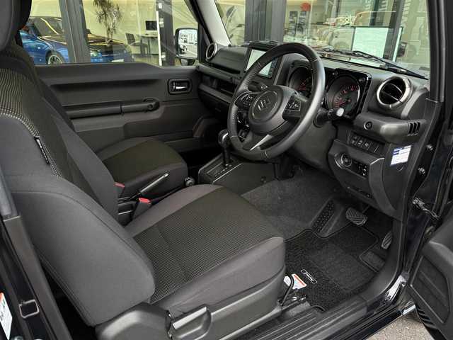 スズキ ジムニー XC 埼玉県 2022(令4)年 3万km ブルーイッシュブラックパール3 ワンオーナー /デュアルセンサーブレーキサポート/レーントレーシングアシスト/クルーズコントロール/純正ナビ/DVD再生機能/Bluetoothオーディオ/ステアリングリモコン/LEDヘッドライト/前席シートヒーター/ビルトインETC/純正16インチAW/スマートキー×2