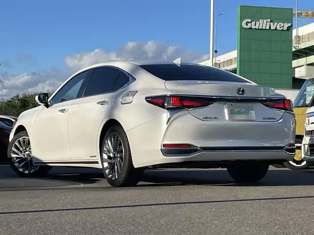レクサス ＥＳ 300h バージョンL 愛知県 2020(令2)年 6.6万km ソニッククォーツ サンルーフ /純正メーカーナビ/フルセグTV/BT/パノラミックビューモニター/ビルトイン2.0ETC/純正18インチAW/レクサスセーフティシステム/ブラインドスポットモニター/レーダークルーズコントロール/クリアランスソナー /ヘッドアップディスプレイ/レザーシート /前席メモリー付きパワーシート/全席シートヒーター /前席エアシート /ハンドルヒーター /電動リアサンシェード/純正フロアマット/取説、保証書/スペアキー×2