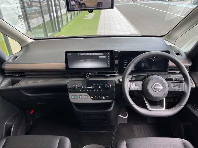 日産 セレナ e－パワー ハイウェイスター V 愛知県 2023(令5)年 0.2万km 赤 プロパイロット/純正12.3型ディズプレイオーディオナビ/フリップダウンモニター/フルセグ/全方位カメラ/両側パワースライドドア/ハンズフリースライドドア/コーナーセンサー/ワイヤレス充電器/ブラインドスポットモニター/LEDヘッドライト/オートマチックハイビーム/インテリジェントミラー/リアオートエアコン/ドライブレコーダー/シートヒーター/純正アルミホイール/ステアリングスイッチ/スマートキー/プッシュスタート