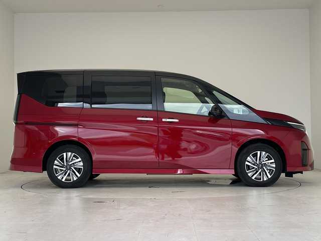 日産 セレナ e－パワー ハイウェイスター V 愛知県 2023(令5)年 0.2万km 赤 プロパイロット/純正12.3型ディズプレイオーディオナビ/フリップダウンモニター/フルセグ/全方位カメラ/両側パワースライドドア/ハンズフリースライドドア/コーナーセンサー/ワイヤレス充電器/ブラインドスポットモニター/LEDヘッドライト/オートマチックハイビーム/インテリジェントミラー/リアオートエアコン/ドライブレコーダー/シートヒーター/純正アルミホイール/ステアリングスイッチ/スマートキー/プッシュスタート