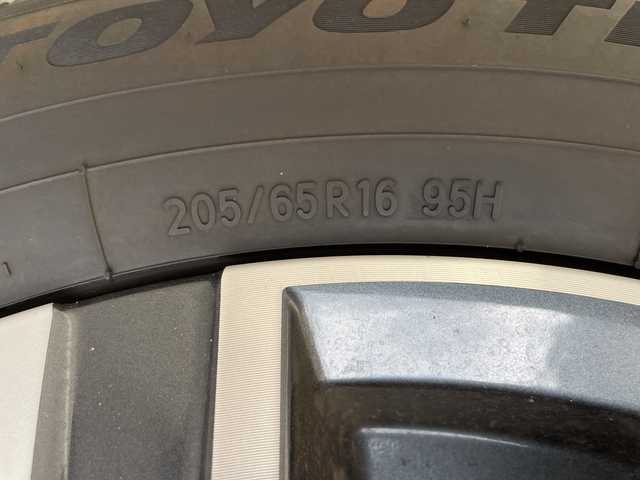 日産 セレナ e－パワー ハイウェイスター V 愛知県 2023(令5)年 0.2万km 赤 プロパイロット/純正12.3型ディズプレイオーディオナビ/フリップダウンモニター/フルセグ/全方位カメラ/両側パワースライドドア/ハンズフリースライドドア/コーナーセンサー/ワイヤレス充電器/ブラインドスポットモニター/LEDヘッドライト/オートマチックハイビーム/インテリジェントミラー/リアオートエアコン/ドライブレコーダー/シートヒーター/純正アルミホイール/ステアリングスイッチ/スマートキー/プッシュスタート