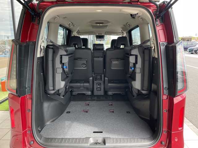 日産 セレナ e－パワー ハイウェイスター V 愛知県 2023(令5)年 0.2万km 赤 プロパイロット/純正12.3型ディズプレイオーディオナビ/フリップダウンモニター/フルセグ/全方位カメラ/両側パワースライドドア/ハンズフリースライドドア/コーナーセンサー/ワイヤレス充電器/ブラインドスポットモニター/LEDヘッドライト/オートマチックハイビーム/インテリジェントミラー/リアオートエアコン/ドライブレコーダー/シートヒーター/純正アルミホイール/ステアリングスイッチ/スマートキー/プッシュスタート