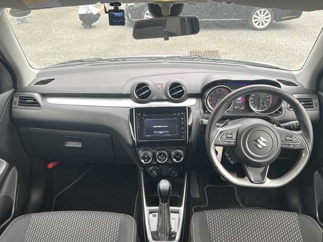 スズキ スイフト RSt 愛知県 2017(平29)年 3万km ピュアホワイトP ディーラーオプションナビ/全方位カメラ/パドルシフト/プッシュスタート/純正フロアマット/横滑り防止/前ドライブレコーダー/ＥＴＣ/Ｄドライブレコーダー/純正ドアバイザー/ＡＣＣ/オートライト/フォグランプ/LEDヘッドライト/盗難防止/スペアキー/バックカメラ/保証書/取扱説明書