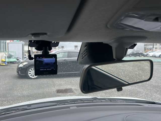 スズキ スイフト RSt 愛知県 2017(平29)年 3万km ピュアホワイトP ディーラーオプションナビ/全方位カメラ/パドルシフト/プッシュスタート/純正フロアマット/横滑り防止/前ドライブレコーダー/ＥＴＣ/Ｄドライブレコーダー/純正ドアバイザー/ＡＣＣ/オートライト/フォグランプ/LEDヘッドライト/盗難防止/スペアキー/バックカメラ/保証書/取扱説明書