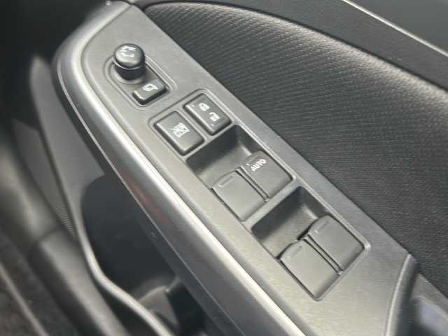 スズキ スイフト RSt 愛知県 2017(平29)年 3万km ピュアホワイトP ディーラーオプションナビ/全方位カメラ/パドルシフト/プッシュスタート/純正フロアマット/横滑り防止/前ドライブレコーダー/ＥＴＣ/Ｄドライブレコーダー/純正ドアバイザー/ＡＣＣ/オートライト/フォグランプ/LEDヘッドライト/盗難防止/スペアキー/バックカメラ/保証書/取扱説明書