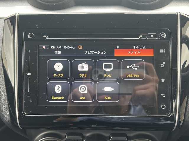 スズキ スイフト RSt 愛知県 2017(平29)年 3万km ピュアホワイトP ディーラーオプションナビ/全方位カメラ/パドルシフト/プッシュスタート/純正フロアマット/横滑り防止/前ドライブレコーダー/ＥＴＣ/Ｄドライブレコーダー/純正ドアバイザー/ＡＣＣ/オートライト/フォグランプ/LEDヘッドライト/盗難防止/スペアキー/バックカメラ/保証書/取扱説明書