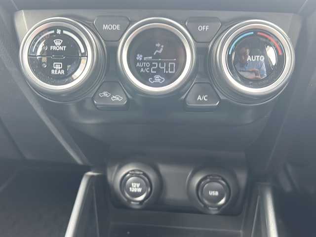 スズキ スイフト RSt 愛知県 2017(平29)年 3万km ピュアホワイトP ディーラーオプションナビ/全方位カメラ/パドルシフト/プッシュスタート/純正フロアマット/横滑り防止/前ドライブレコーダー/ＥＴＣ/Ｄドライブレコーダー/純正ドアバイザー/ＡＣＣ/オートライト/フォグランプ/LEDヘッドライト/盗難防止/スペアキー/バックカメラ/保証書/取扱説明書