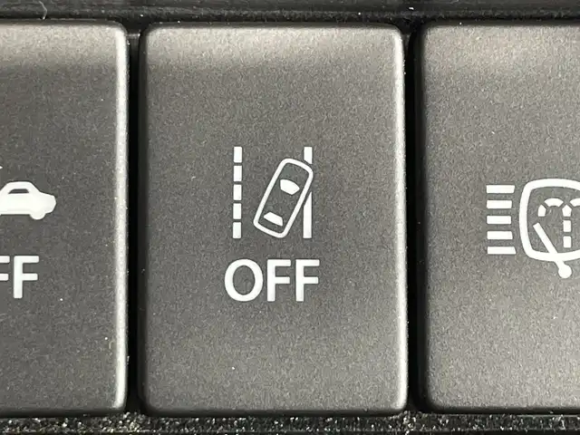 スズキ ジムニー XC 神奈川県 2021(令3)年 2.8万km ミディアムグレー スズキセーフティサポート/社外7型SDナビゲーション【CN-RE07WD】/・BT/フルセグTV/CD/DVD/SD/革巻きステアリング/ステアリングスイッチ/Autoライト/クルーズコントロール/ダウンヒルアシストコントロール/ETC/ドライブレコーダー/LEDヘッドライト/フォグランプ/電動格納ミラー/ウィンカーミラー/ミラーヒーター/スマートキー/プッシュスタートボタン/背面タイヤ/純正フロアマット/純正ドアバイザー/純正16インチアルミホイール