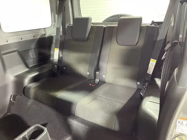 スズキ ジムニー XC 神奈川県 2021(令3)年 2.8万km ミディアムグレー スズキセーフティサポート/社外7型SDナビゲーション【CN-RE07WD】/・BT/フルセグTV/CD/DVD/SD/革巻きステアリング/ステアリングスイッチ/Autoライト/クルーズコントロール/ダウンヒルアシストコントロール/ETC/ドライブレコーダー/LEDヘッドライト/フォグランプ/電動格納ミラー/ウィンカーミラー/ミラーヒーター/スマートキー/プッシュスタートボタン/背面タイヤ/純正フロアマット/純正ドアバイザー/純正16インチアルミホイール