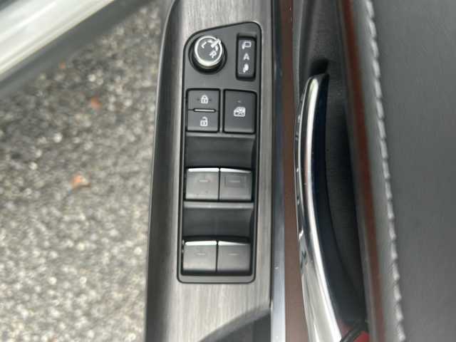 トヨタ ハリアー G 埼玉県 2021(令3)年 3.9万km ホワイトパールクリスタルシャイン メーカーナビ /(AM/FM/USB/Bluetooth/AUX)/ETC2.0 /ワンオーナー/バックカメラ　/ドラレコ付きデジタルインナーミラー　/ステアリングスイッチ　/コーナーセンサー　/電動格納ミラー　/クルコン追従　/オートライト　/オートハイビーム　/純正フロア　/パワーバックドア　/パワーシート(D)/オートホールド/プッシュスタート/イモビライザー/ISOFIX/ドアバイザー/プリクラッシュセーフティー/積込タイヤ４本(純正AW18インチ)/取扱説明書/保証書/スペアキー１本/スマートキー
