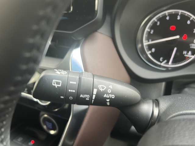 トヨタ ハリアー G 埼玉県 2021(令3)年 3.9万km ホワイトパールクリスタルシャイン メーカーナビ /(AM/FM/USB/Bluetooth/AUX)/ETC2.0 /ワンオーナー/バックカメラ　/ドラレコ付きデジタルインナーミラー　/ステアリングスイッチ　/コーナーセンサー　/電動格納ミラー　/クルコン追従　/オートライト　/オートハイビーム　/純正フロア　/パワーバックドア　/パワーシート(D)/オートホールド/プッシュスタート/イモビライザー/ISOFIX/ドアバイザー/プリクラッシュセーフティー/積込タイヤ４本(純正AW18インチ)/取扱説明書/保証書/スペアキー１本/スマートキー