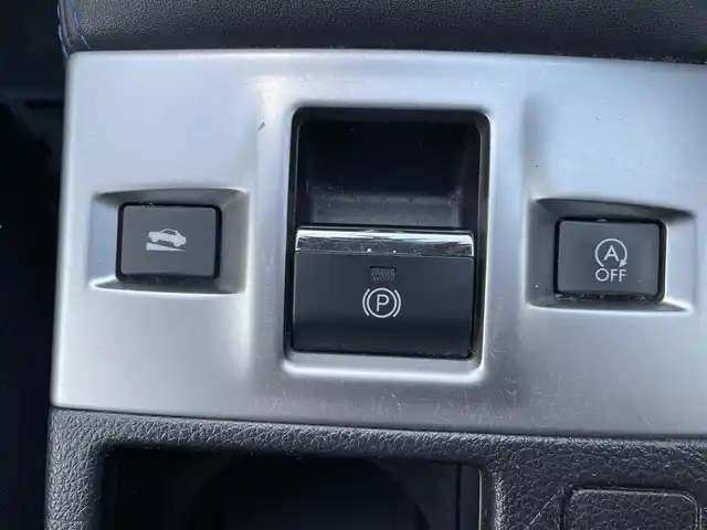 スバル レヴォーグ 1．6GT－S アイサイト 道央・札幌 2014(平26)年 11.8万km クリスタルホワイトP 登録時走行距離117/852km/　４　W　D　/アイサイト/純正SDナビ(CD/DVD/FM/AM/SD/BT)/フルセグテレビ（走行中視聴可能）/バックカメラ/アイドリングストップ/ウィンカーミラー/クルーズコントロール（追従走行あり）/ドアバイザー/プッシュスタート/ETC/MTモード付AT/パドルシフト/USB入力端子/純正ドライブレコーダー/パワーシート（運転席/助手席）/純正フロアマット/横滑り防止装置/レーンキープアシスト/盗難防止装置/オートライト/衝突軽減ブレーキ/フォグランプ/リアフォグランプ/革巻きステアリング/ステアリングスイッチ/イルミネーションコントロール/ワイパー間欠時間コントローラー/ヒルホールドスイッチ/社外エンジンスターター/電動格納ミラー/バニティミラー