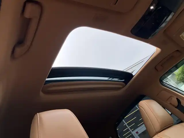 レクサス ＮＸ 350h バージョンL 埼玉県 2023(令5)年 3万km ソニッククォーツ 登録時29118km/ワンオーナー/サンルーフ/茶革シート/　・前席パワーシート/　・前席シートエアコン/　・全席シートヒーター/レクサスセーフティシステム＋/　・プリクラッシュセーフティ/　・レーダークルーズコントロール/　・レーントレーシングアシスト/　・アダプティブハイビームアシスト/　・ロードサインアシスト/　・プロアクティブドライビングアシスト/純正14インチメーカーナビ/　・マークレビンソンサウンド/　・Miracast/　・フルセグTV/　・Bluetooth接続/　・USB端子/Type-C端子/パノラミックビューモニター/デジタルインナーミラー/パワーバックドア/3眼LEDヘッドライト/LEDフォグ/ETC2.0/プッシュスタートボタン/スマートキー×2/カードキー×1/ヘッドアップディスプレイ/ブラインドスポットモニター/クリアランスソナー/純正20インチAW/革巻きステアリング/　・ステアリングヒーター/nanoe-X内蔵オートエアコン/ドアバイザー/新車時保証書/レクサス整備記録簿（R6.R7）/